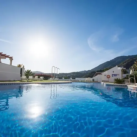 33, Spacious Family With Large Pool In The Town Center Hansonholiday * Frigiliana